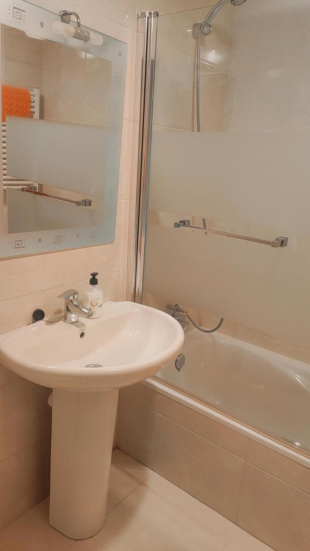 Habitacion Renfe Памплона Екстер'єр фото